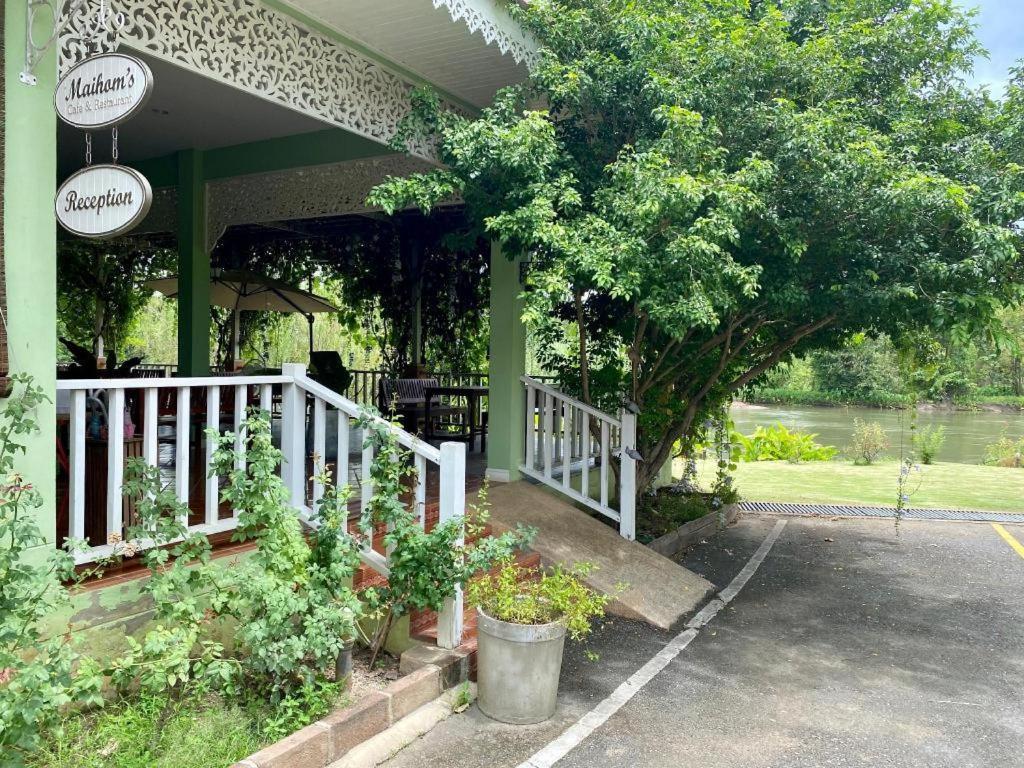 Ruen Maihom Riverside Cottage Kanchanaburi Exterior photo